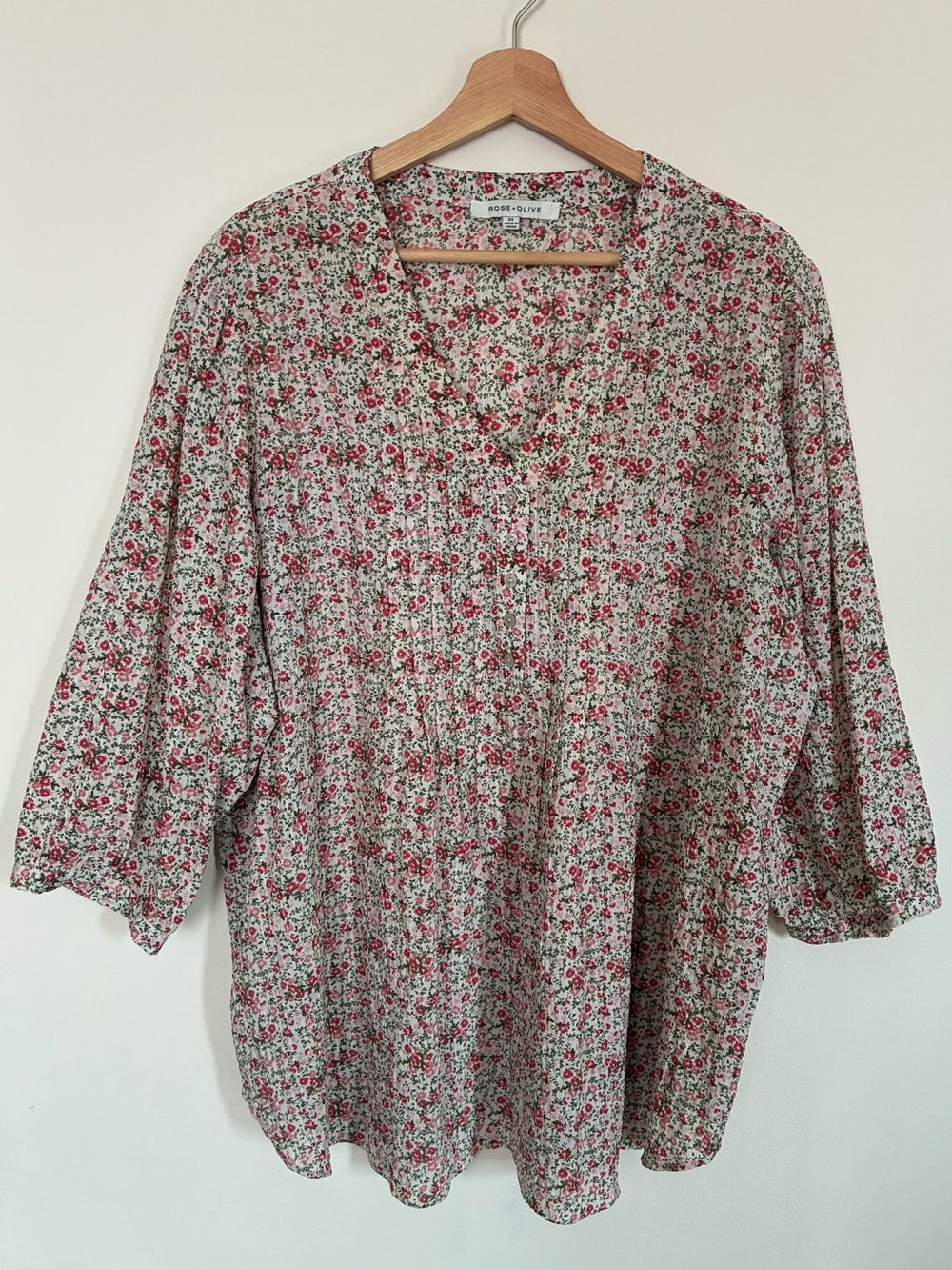Rose and Olive Womens 2X Ditsy Floral Top 3/4 Sleeve Lightweight